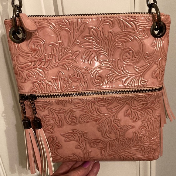 Maitrue Handbags - Embossed Pink Faux leather Shoulder Bag